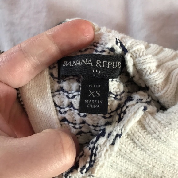 Banana Republic Sweater - Picture 2 of 6
